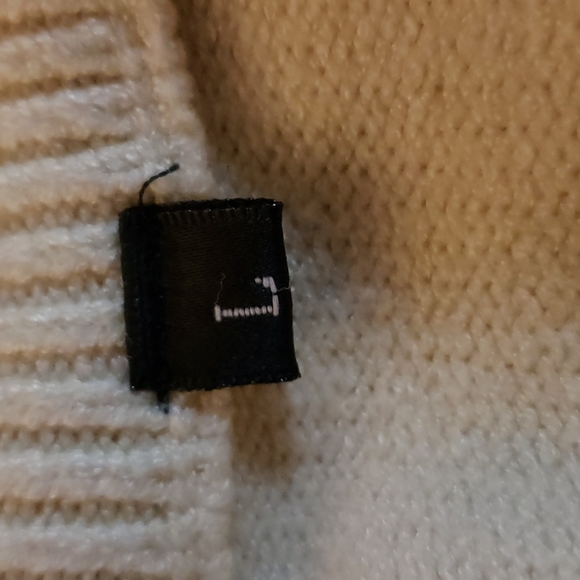 WOMENS SWEATER SIZE LARGE - Picture 5 of 5